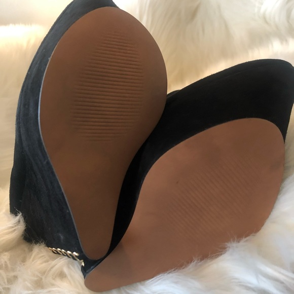 Shoemint Pauline Black Suede Platform Wedge Ankle Bootie Lace Up Gold 5 Boot - Picture 13 of 16